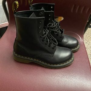 Doc Martens Women’s 1460 Smooth